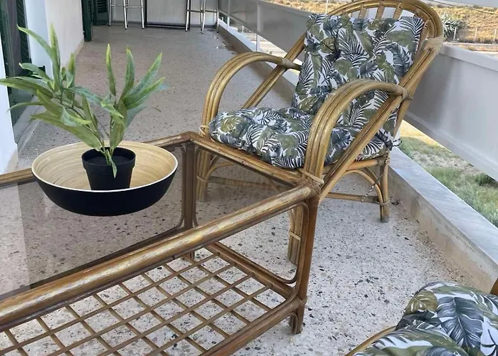 Maison De La * Isthmia